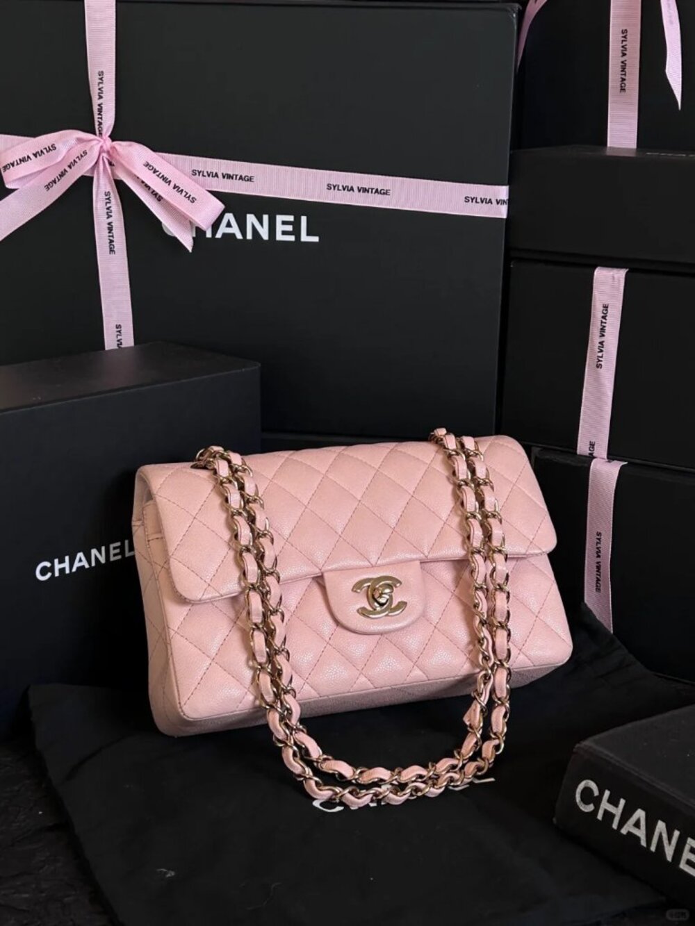 Classic CHANEL Bags: A Stylish and Versatile Choice for Elegance